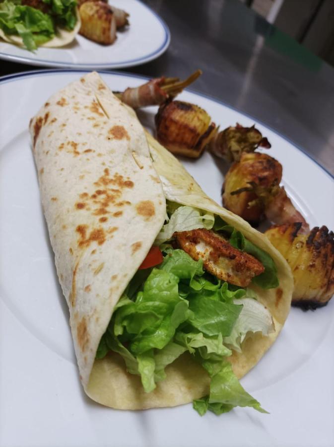 Chenay  Les 3 Pigeons酒店 外观 照片